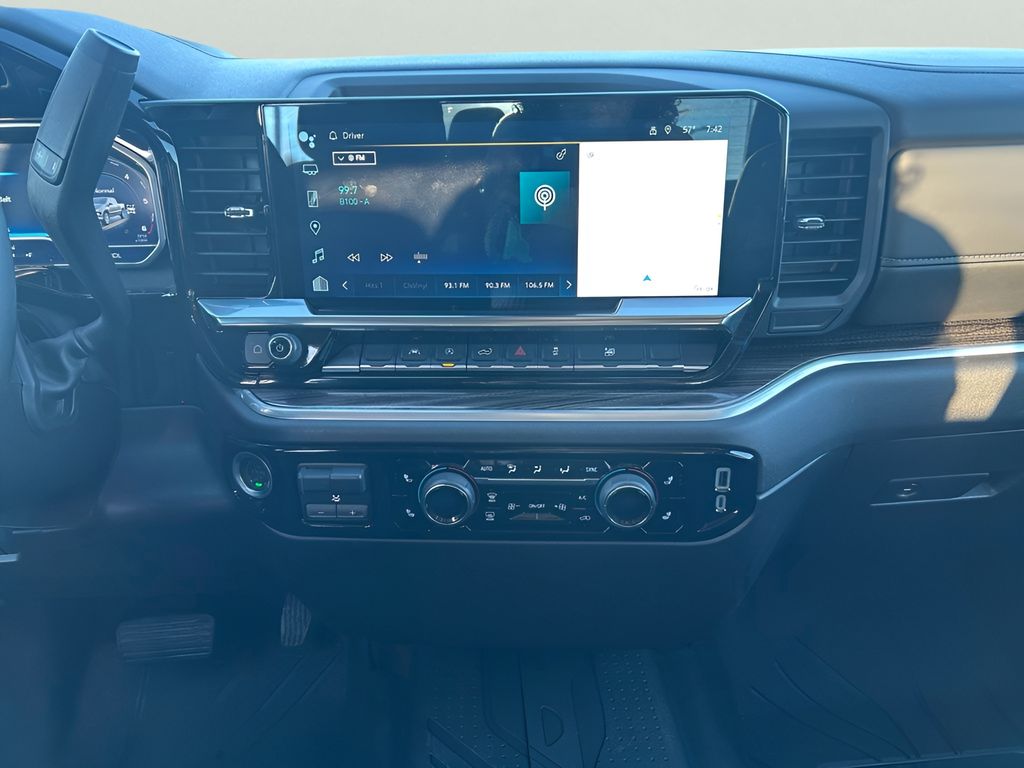 2024 Chevrolet Silverado 1500 RST photo 14