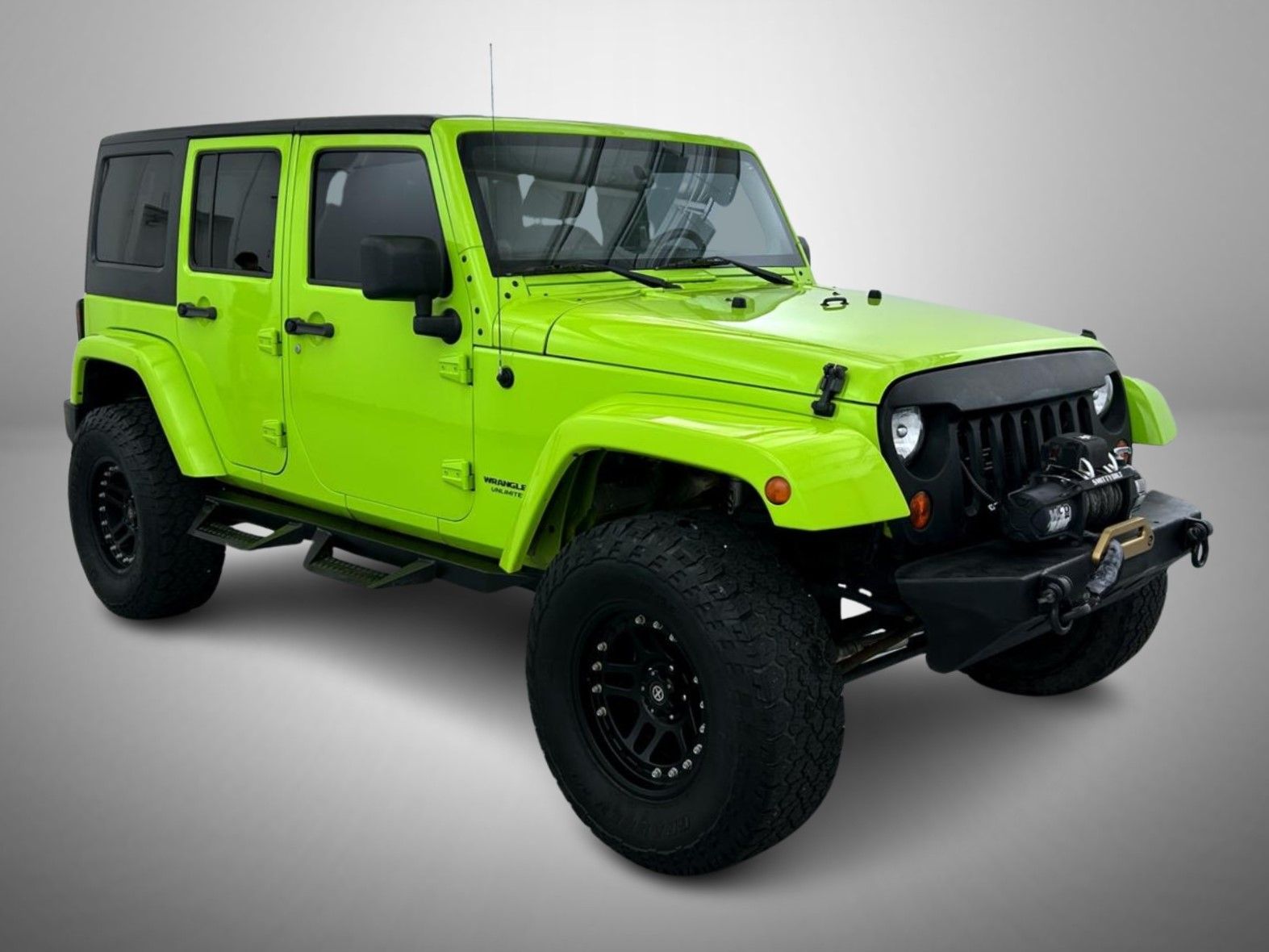 2013 Jeep Wrangler Unlimited Sahara photo 3