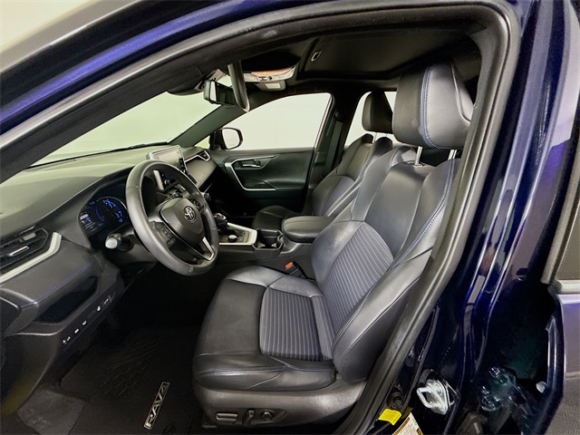 2019 Toyota RAV4 Hybrid XSE photo 3