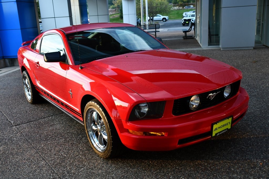 2005 Ford Mustang photo 11