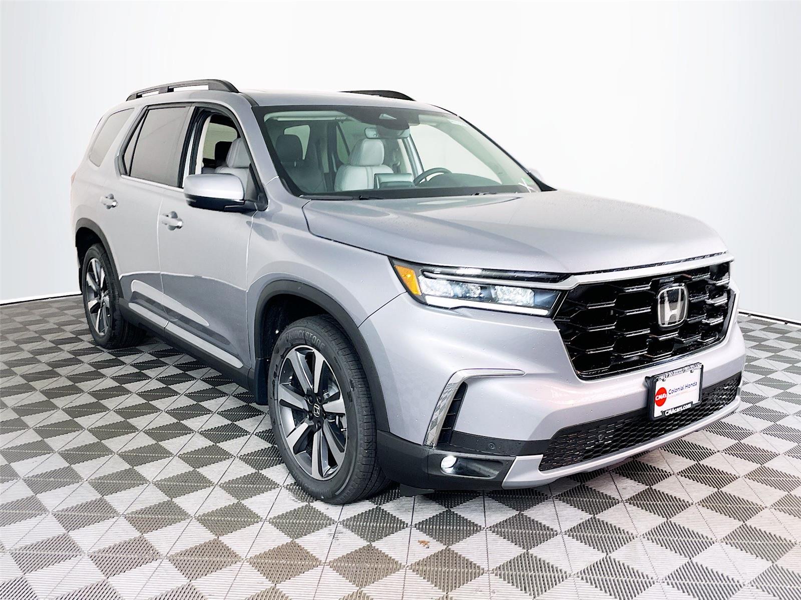 2025 Honda Pilot Touring's photo