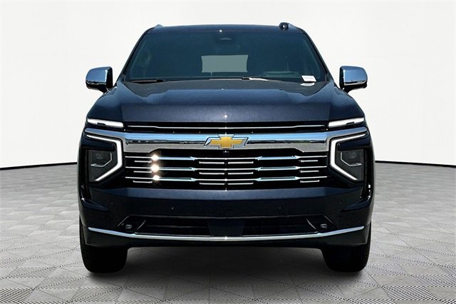 2025 Chevrolet Suburban Premier photo 2
