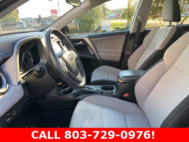2016 Toyota RAV4 XLE photo 7