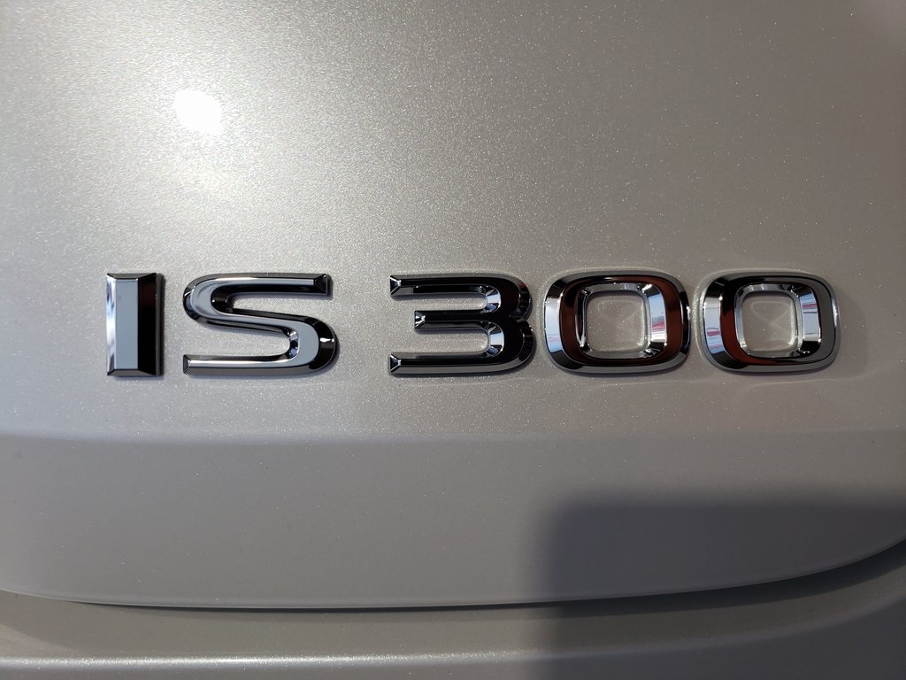 2025 Lexus IS 300 photo 10