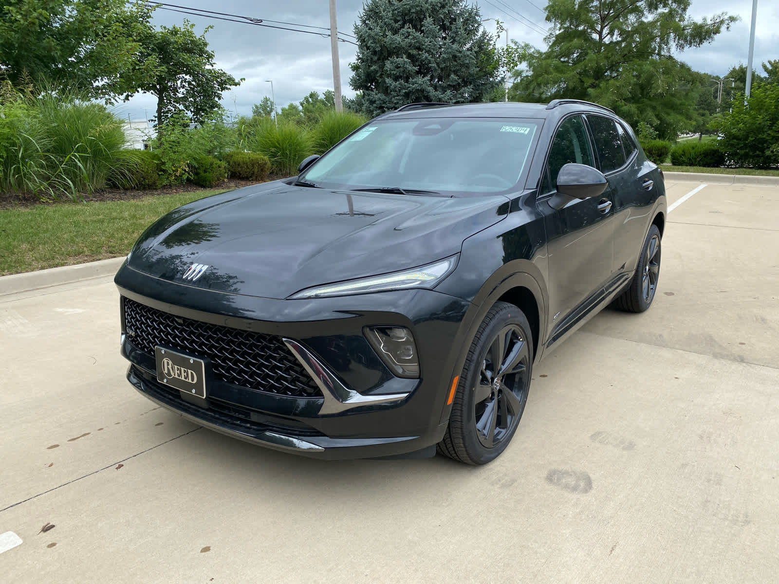 2025 Buick Envision Sport Touring photo 2