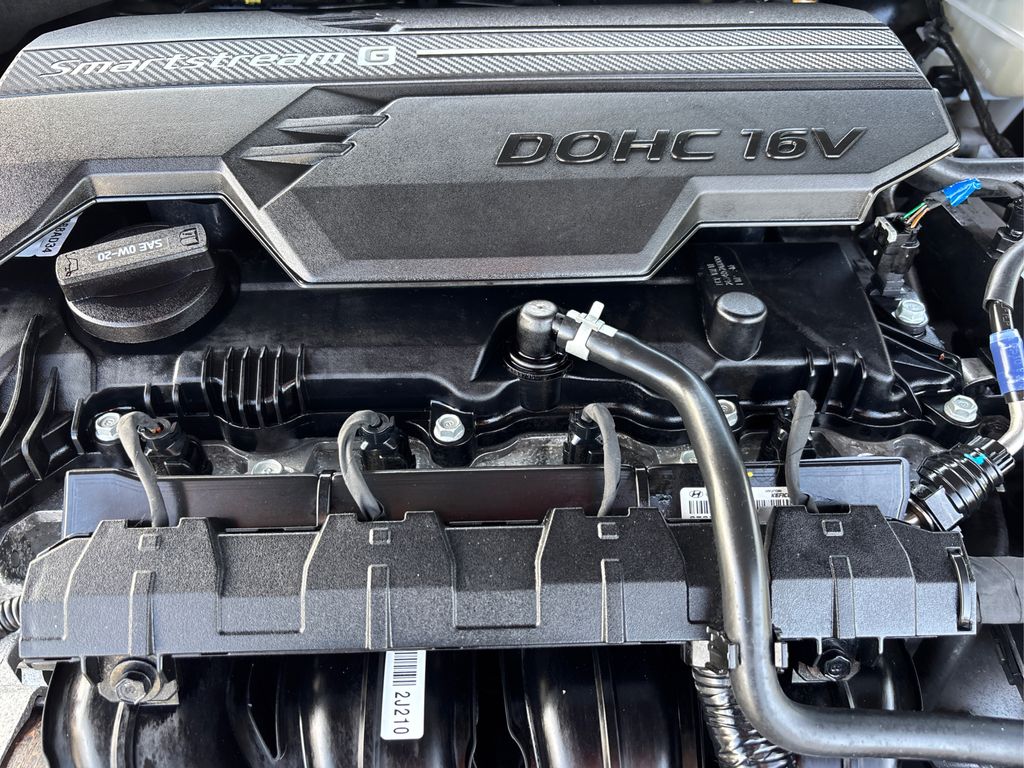 2024 Hyundai Elantra SE photo 12