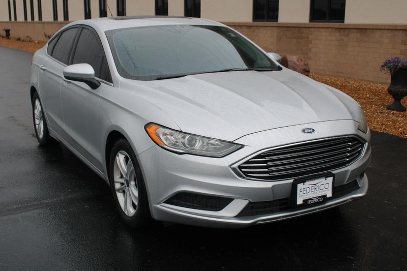 2018 Ford Fusion SE's photo