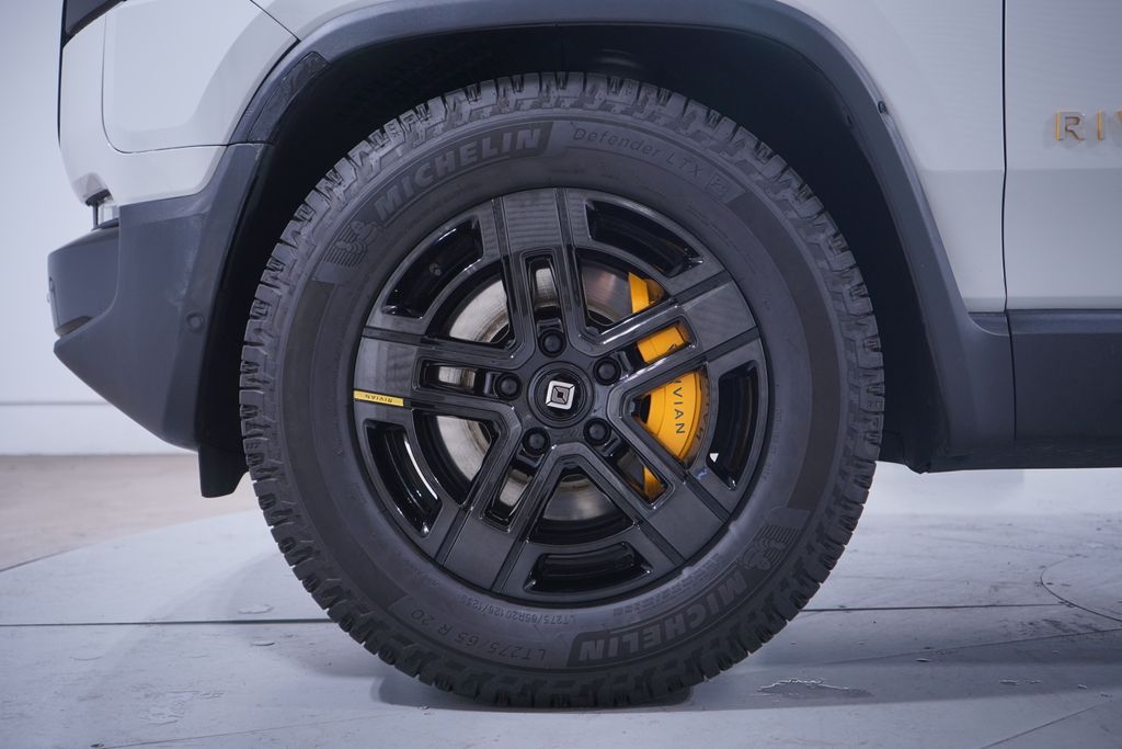 Used 2023 Rivian R1S Adventure with VIN 7PDSGABA0PN018990 for sale in Ontario, CA