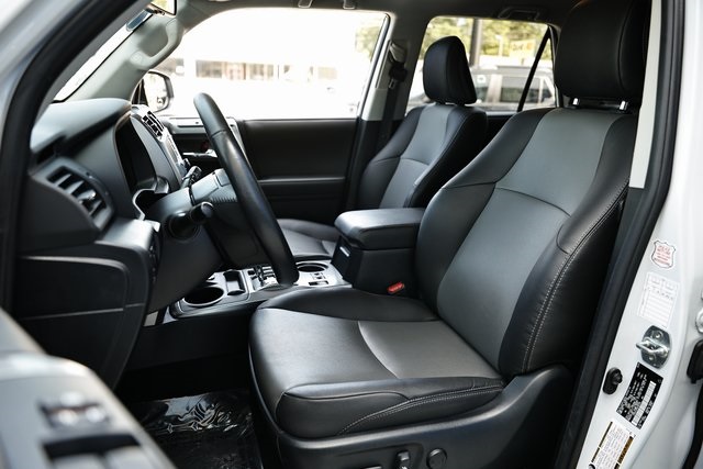 2024 Toyota 4Runner SR5 Premium photo 18