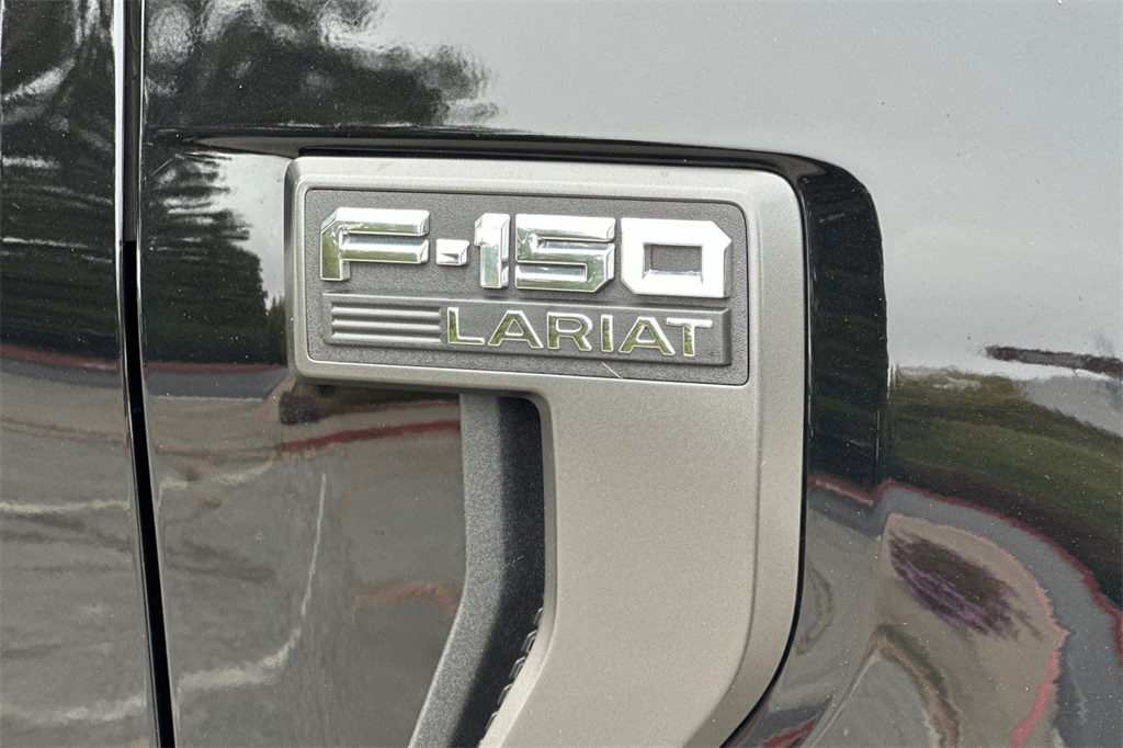 2023 Ford F-150 Lariat photo 25