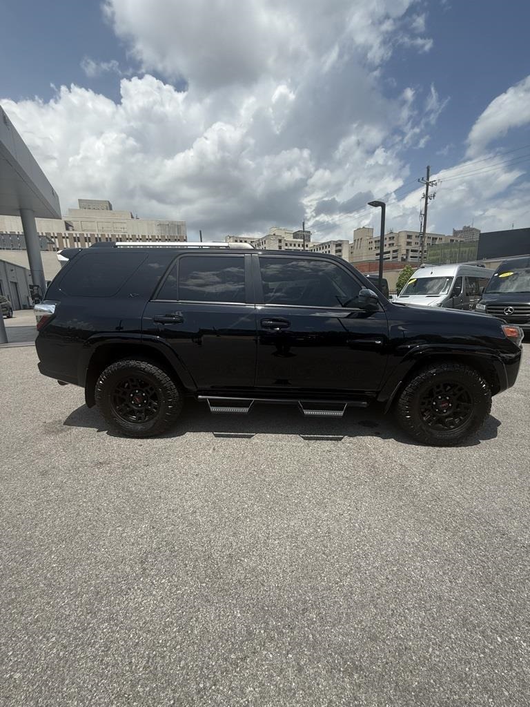 2021 Toyota 4Runner SR5 photo 3