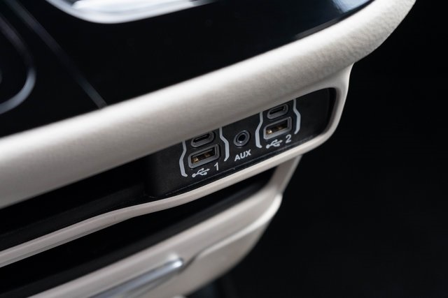 2023 Chrysler Pacifica Hybrid Touring L photo 28