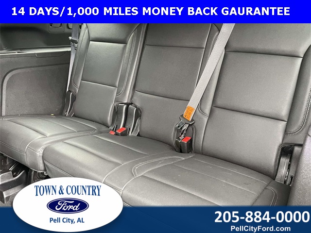 2024 Chevrolet Suburban LT photo 4