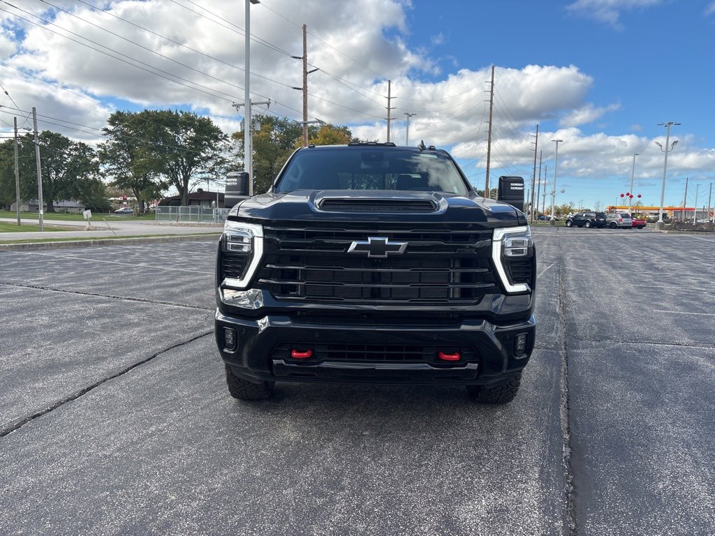 2026 Chevrolet Silverado 2500HD LT photo 2