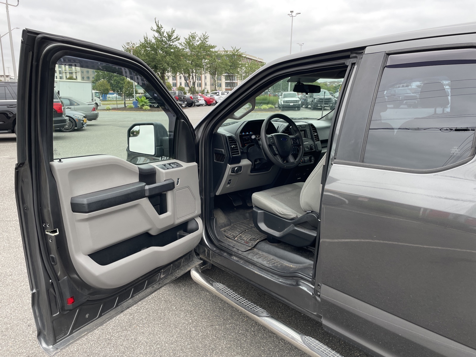 2015 Ford F-150 XLT photo 8