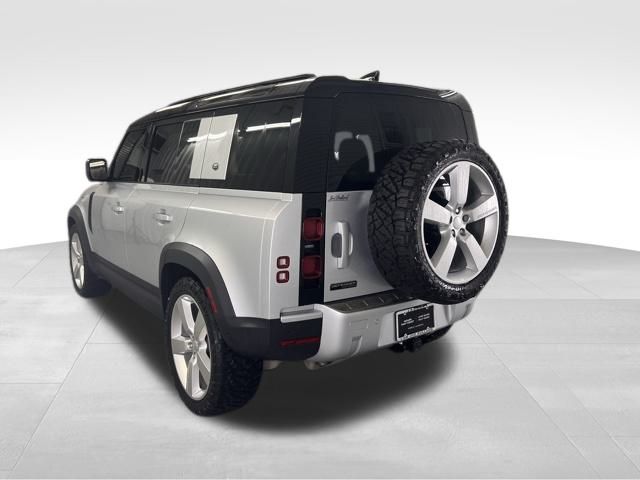 2020 Land Rover Defender 110 photo 2