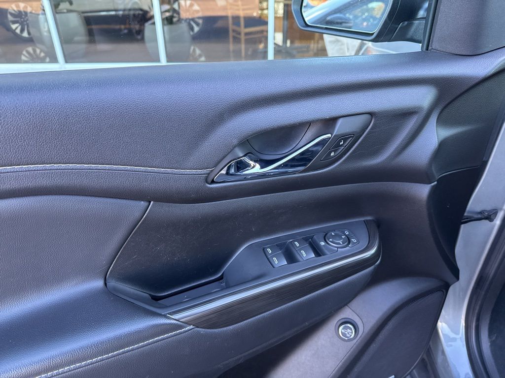 2023 Gmc Acadia SLT photo 3