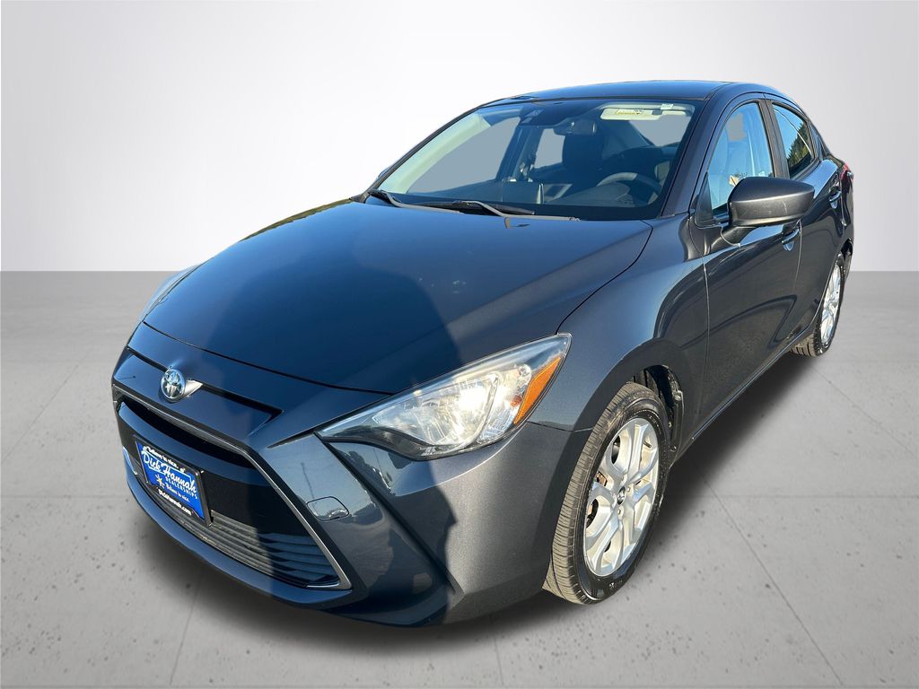 2017 Toyota Yaris iA Base photo 2