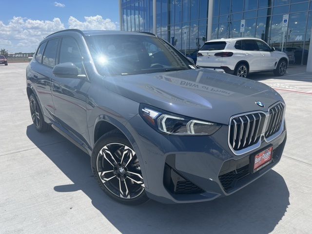 2026 BMW X1 28i's photo