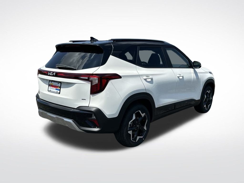 2026 Kia Seltos S photo 2