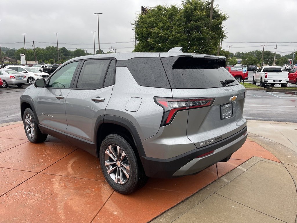 2025 Chevrolet Equinox LT photo 10