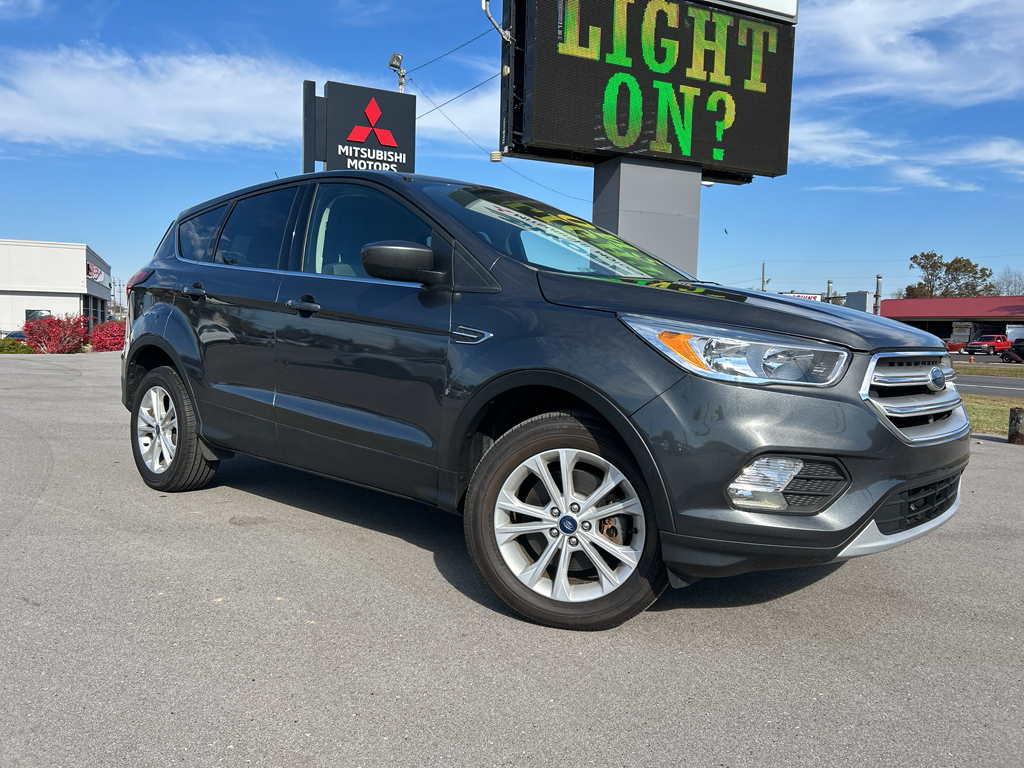 2019 Ford Escape SE's photo