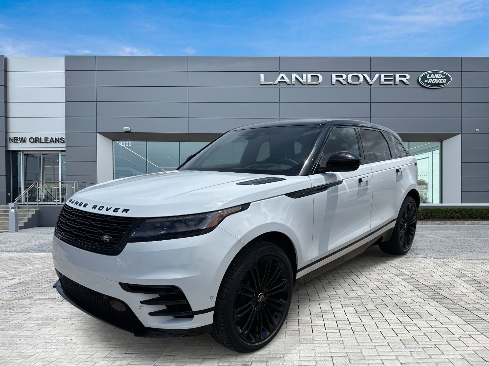 2026 Land Rover Range Rover Velar Dynamic SE's photo
