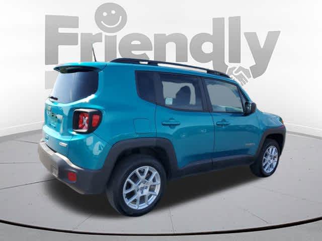 2022 Jeep Renegade Latitude photo 3