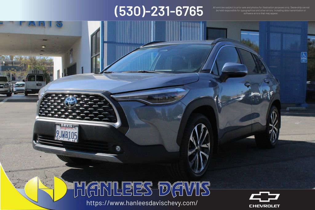 2023 Toyota Corolla Cross XLE photo 2
