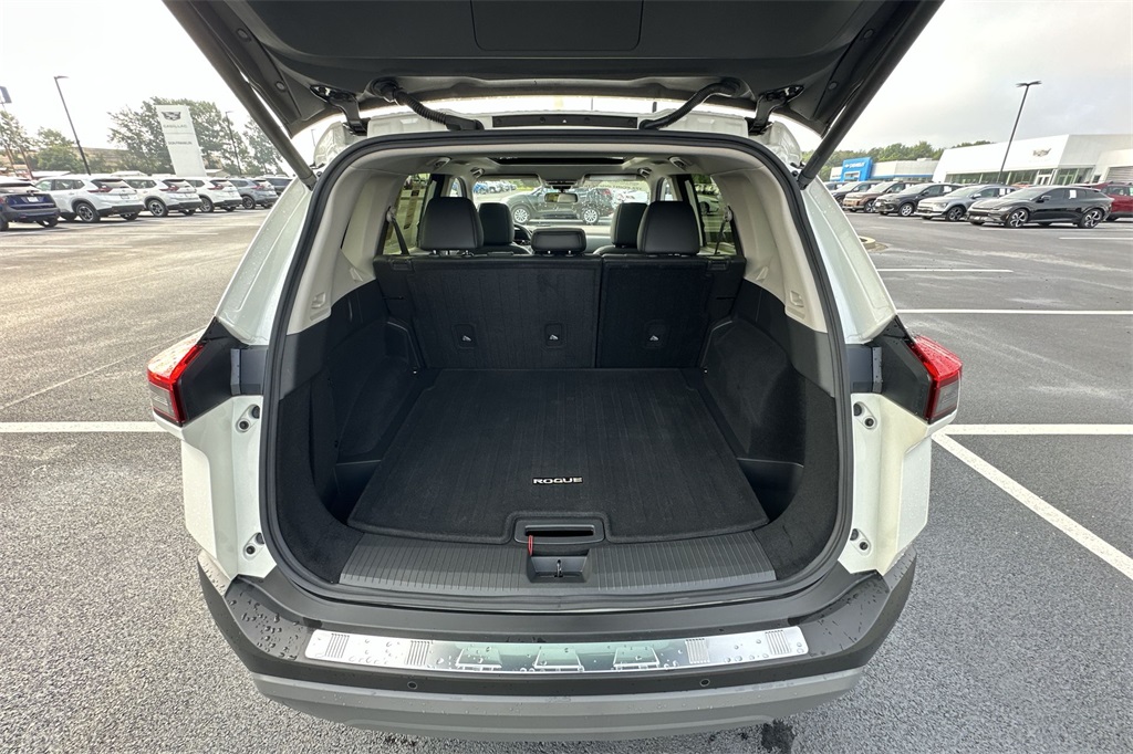 2023 Nissan Rogue SV photo 19