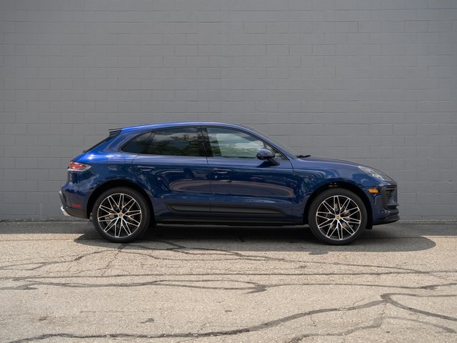 2026 Porsche Macan T photo 7