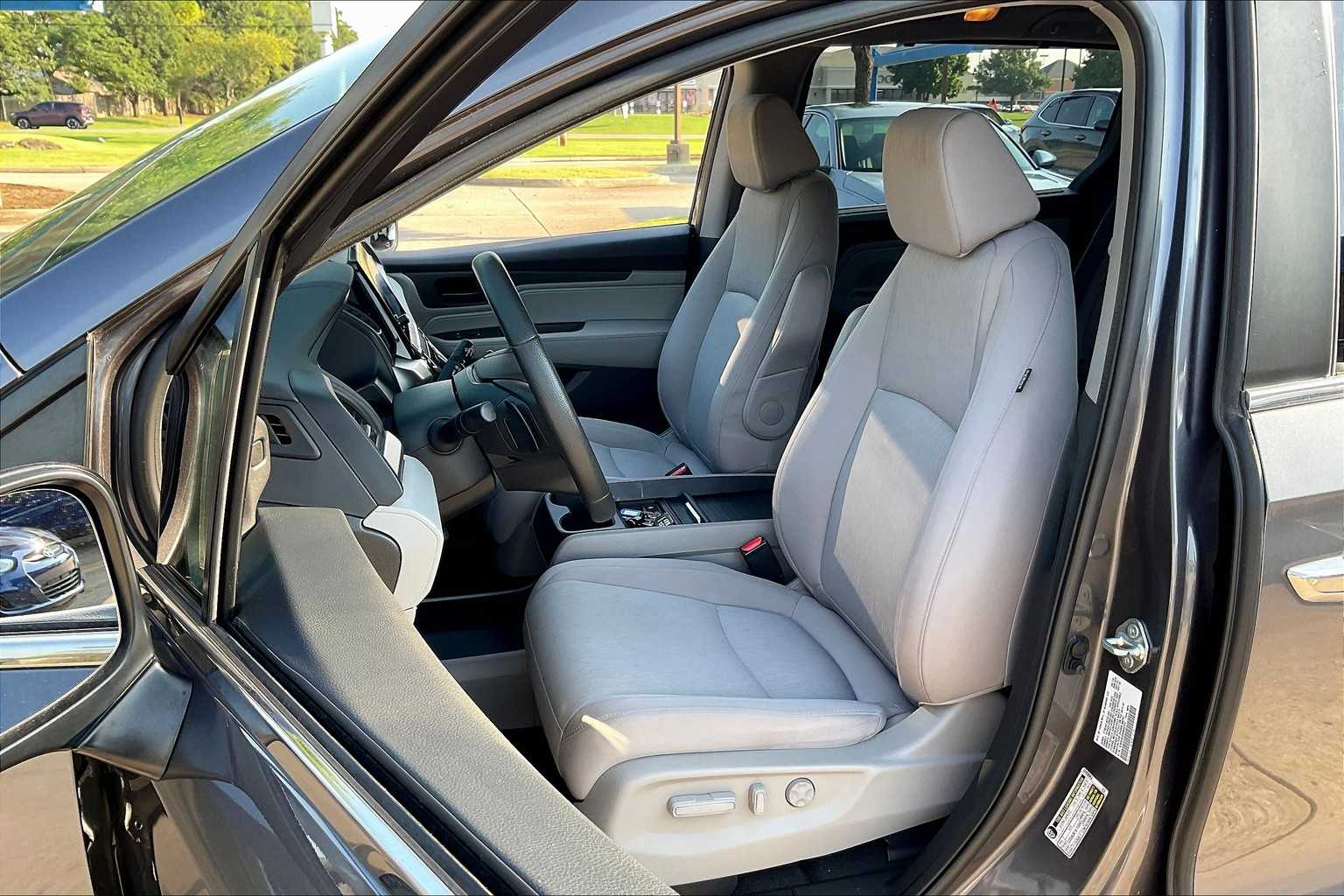 2019 Honda Odyssey EX photo 7
