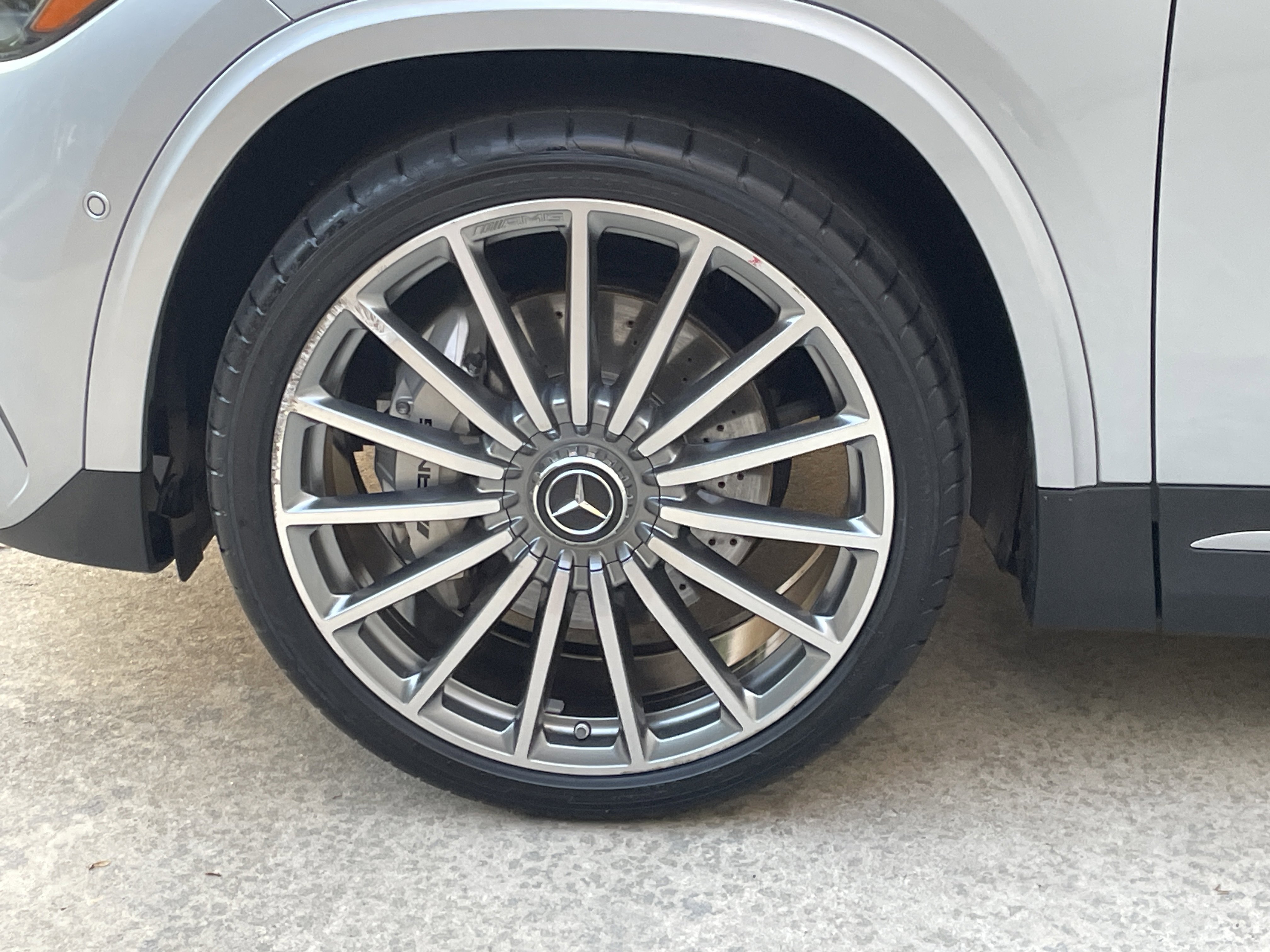 2025 Mercedes Benz GLA AMG 35 4MATIC photo 3