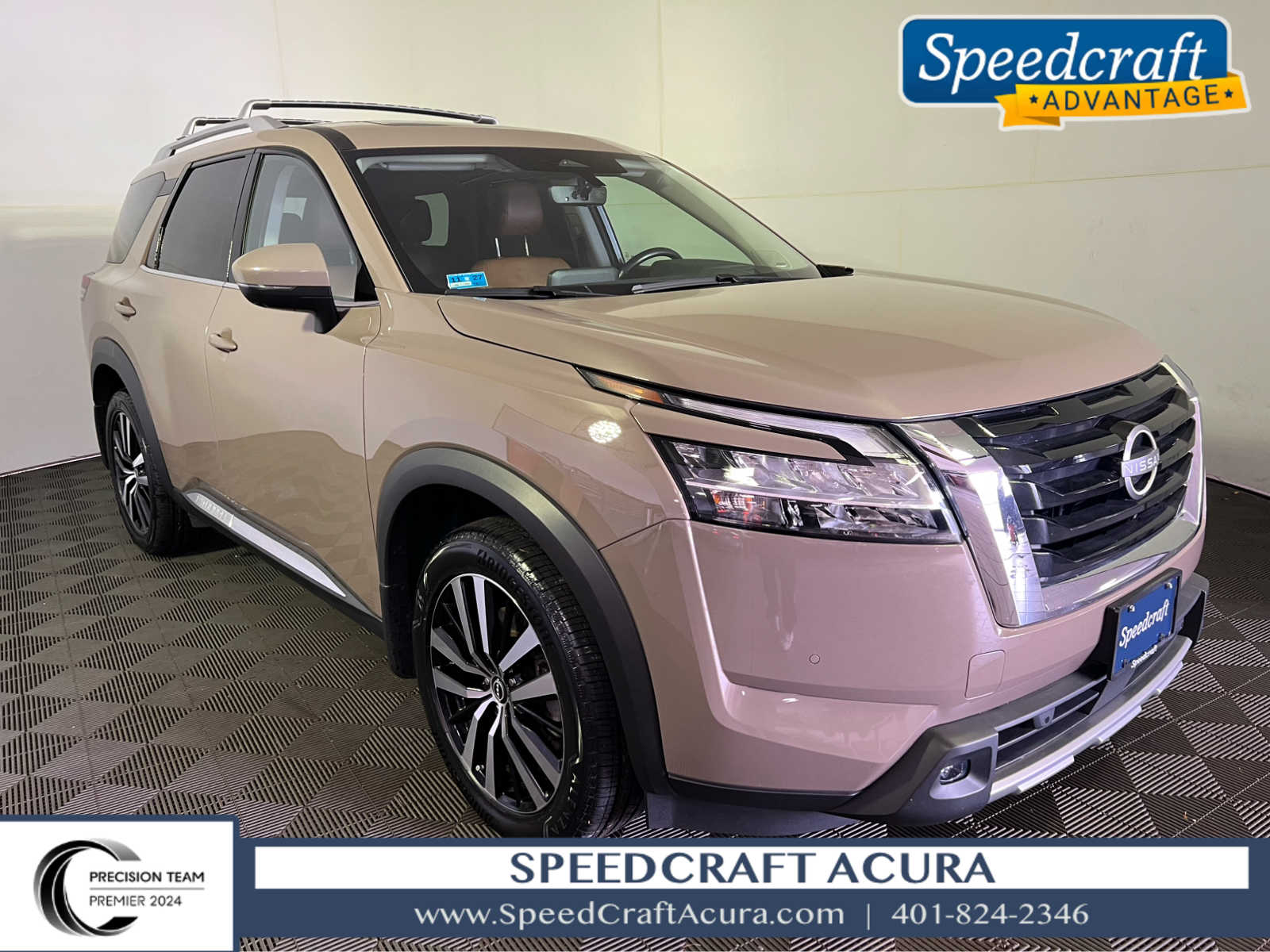 2023 Nissan Pathfinder Platinum's photo