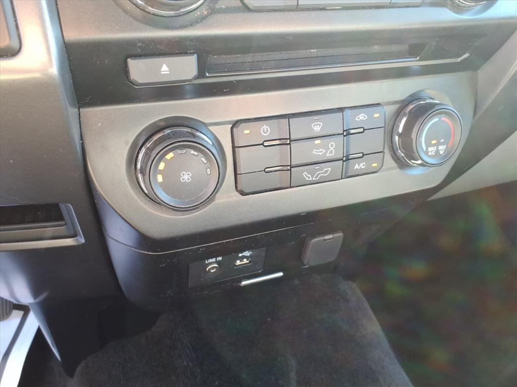 2015 Ford F-150 XLT photo 18