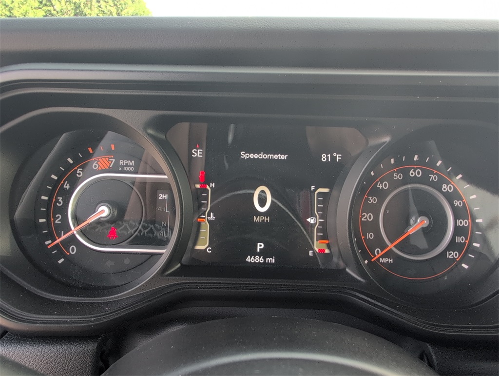 2025 Jeep Wrangler Sahara photo 15