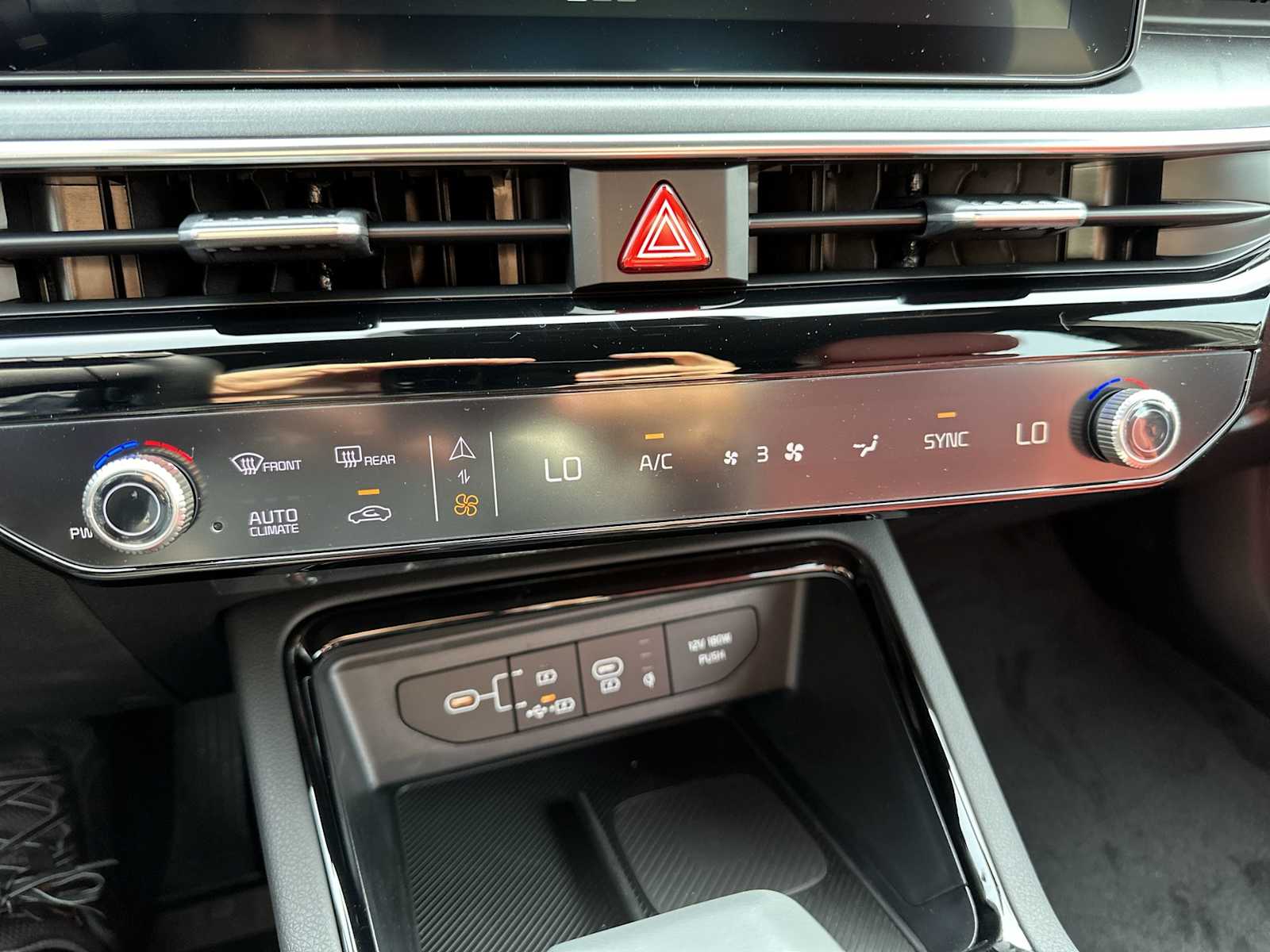 2025 Kia K5 GT-Line photo 11