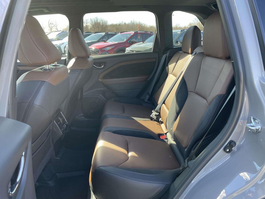 2025 Subaru Forester Touring photo 3