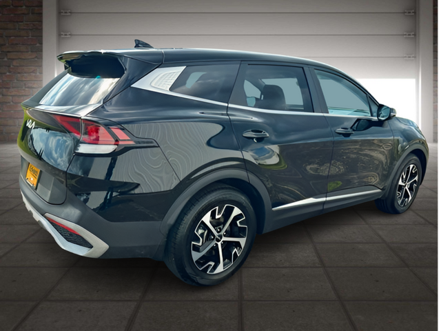 2023 Kia Sportage EX photo 3