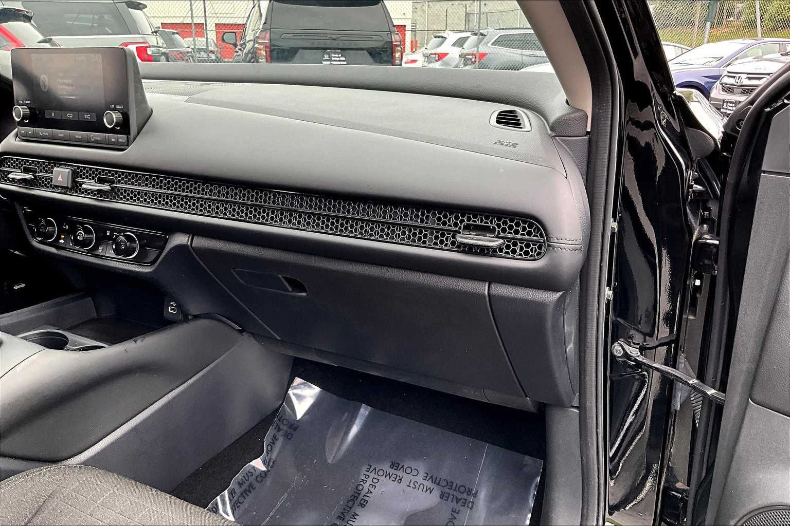 2023 Honda HR-V LX photo 15