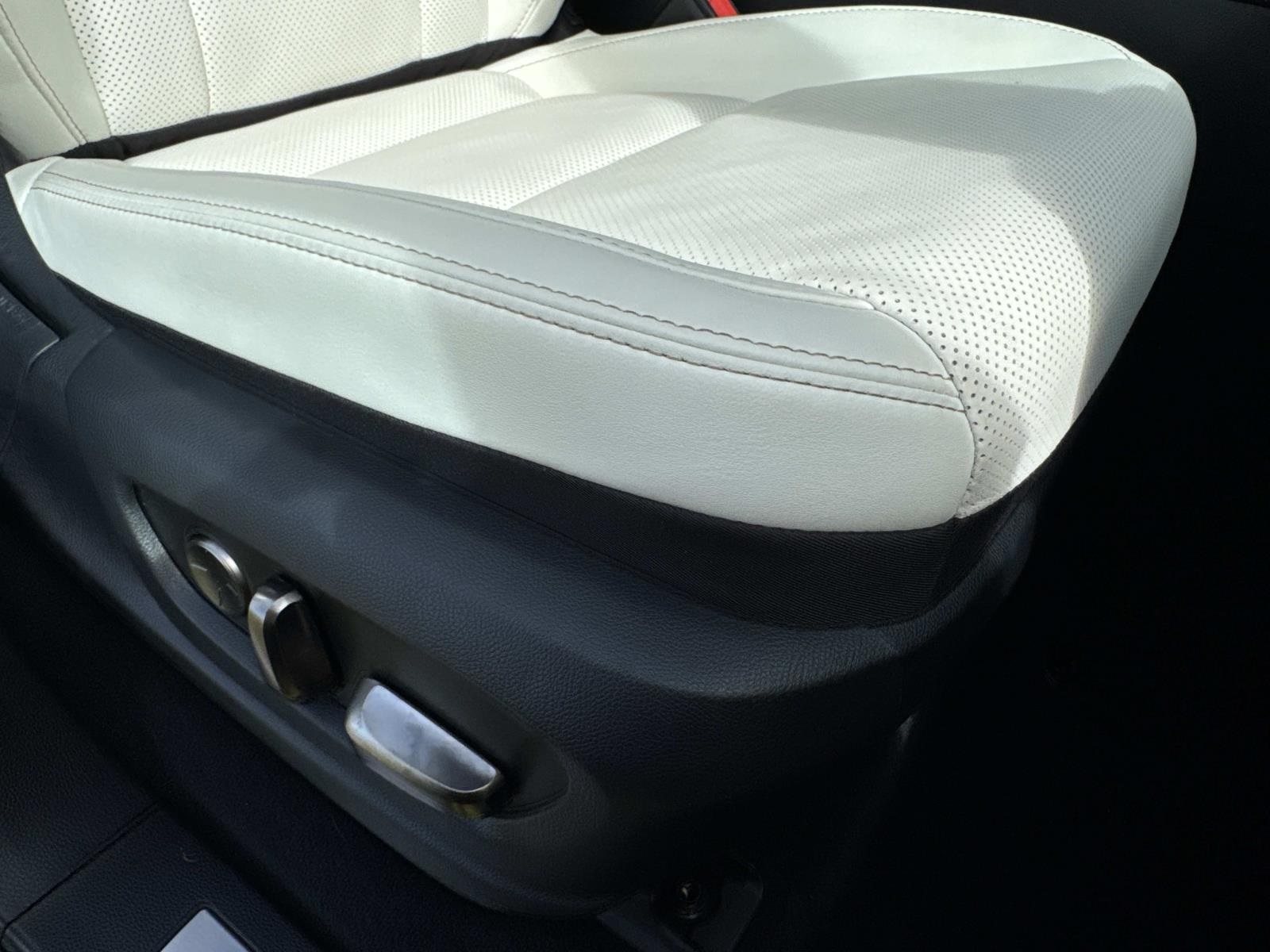 2023 Lexus LX 600 Luxury photo 11