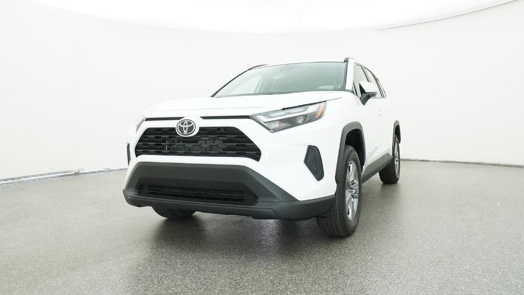 2025 Toyota RAV4 Hybrid XLE photo 3