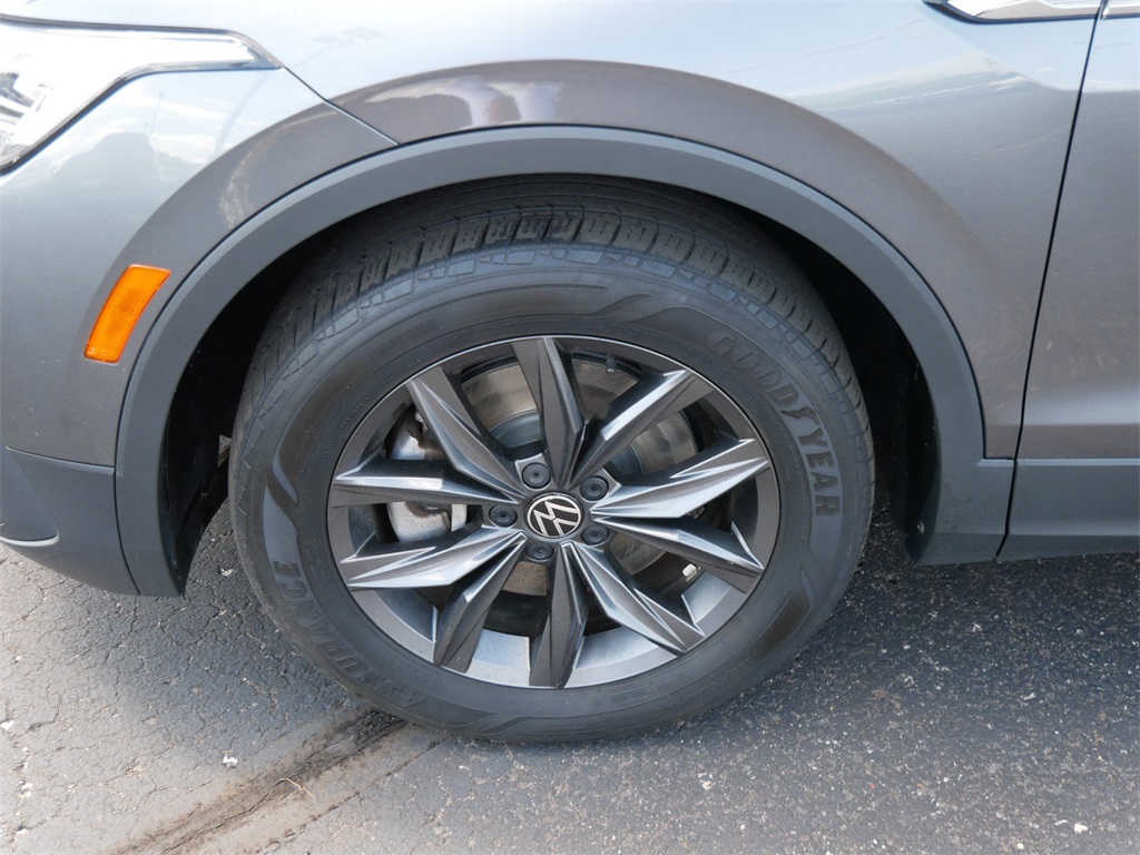 2022 Volkswagen Tiguan SE photo 7