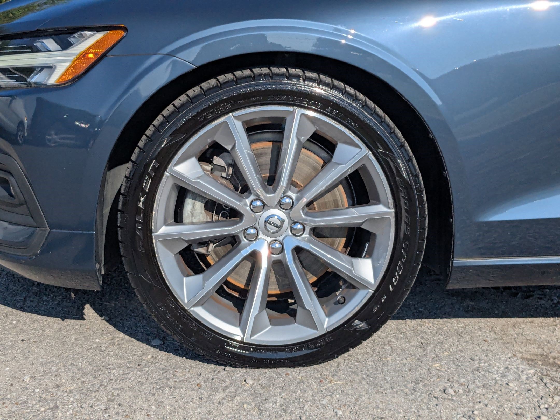 2021 Volvo S60 Momentum photo 9