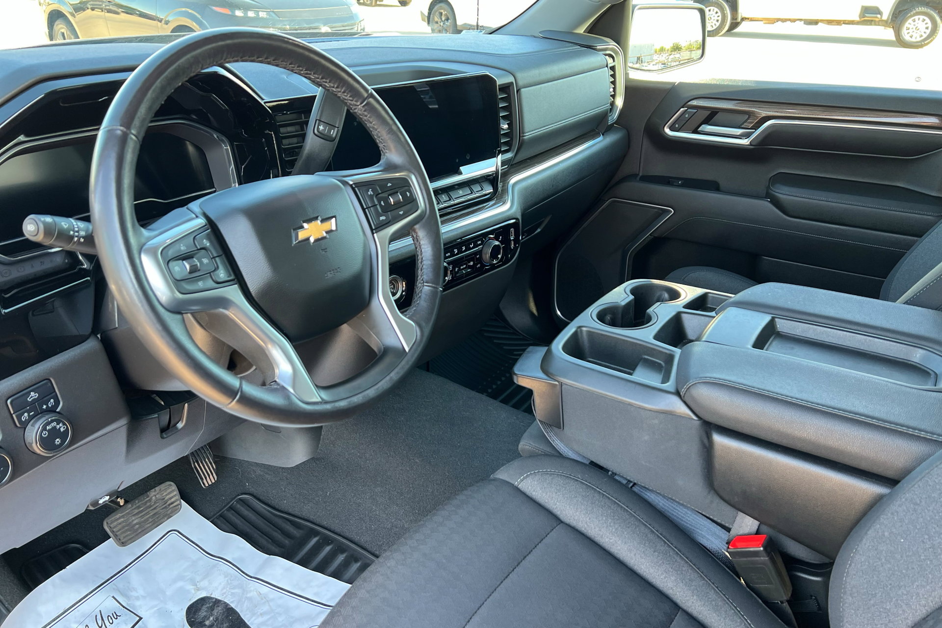 2022 Chevrolet Silverado 1500 LT photo 14