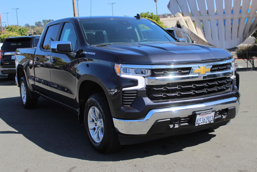 2024 Chevrolet Silverado 1500 LT photo 4