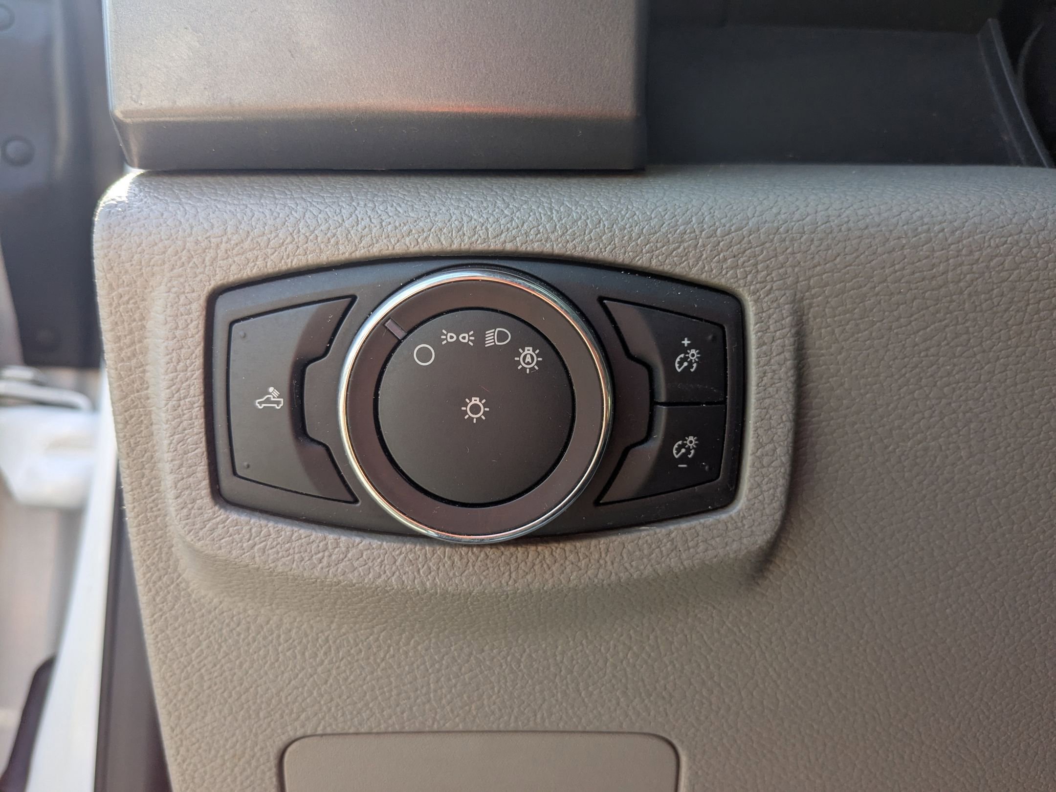 2018 Ford F-250 XLT photo 12
