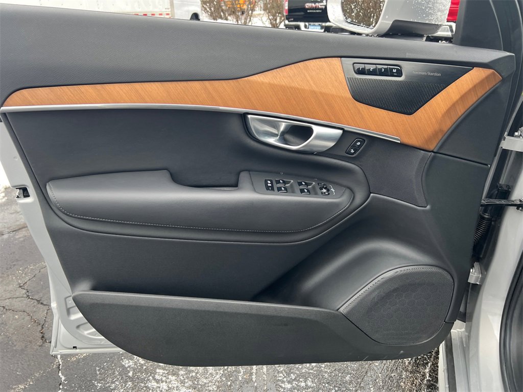 2023 VOLVO XC90 - Image 11