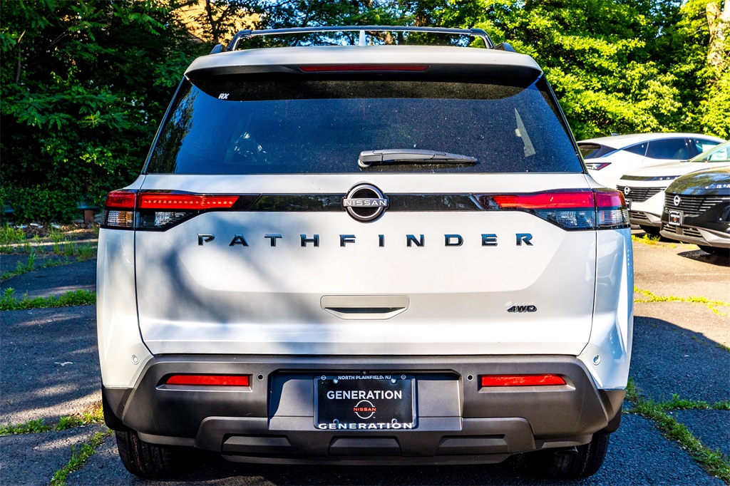 2025 Nissan Pathfinder SV photo 6
