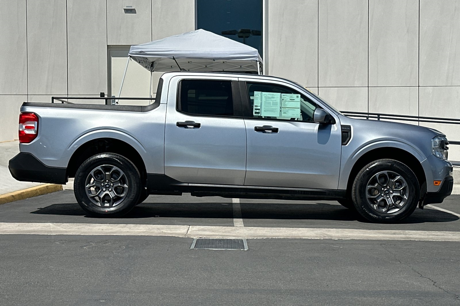 2023 Ford Maverick XLT photo 2